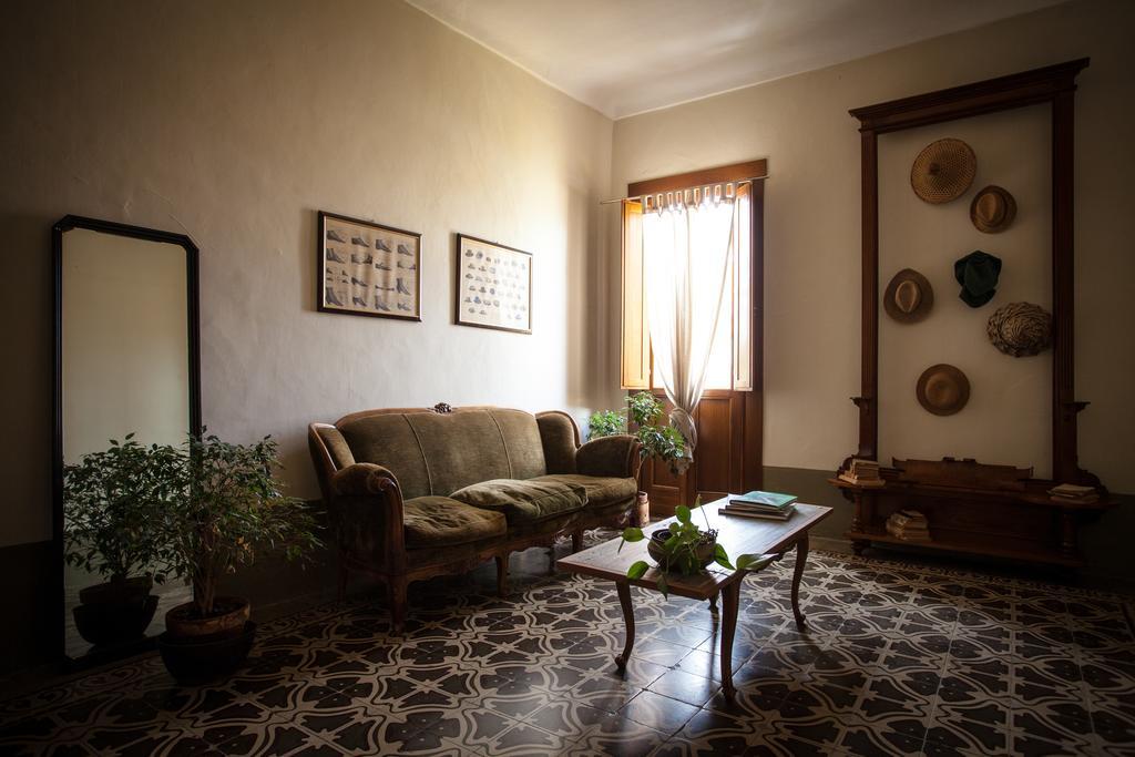 Piazza San Pantaleo Bed & Breakfast ซอร์โซ ภายนอก รูปภาพ
