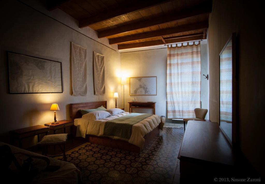 Piazza San Pantaleo Bed & Breakfast ซอร์โซ ห้อง รูปภาพ