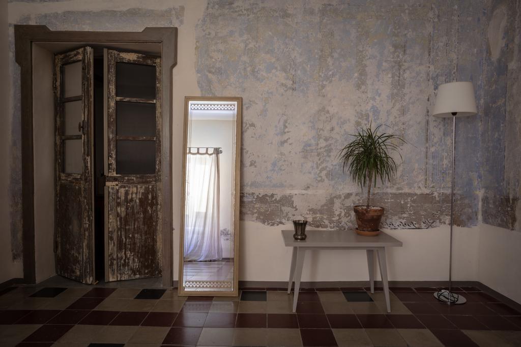 Piazza San Pantaleo Bed & Breakfast ซอร์โซ ภายนอก รูปภาพ