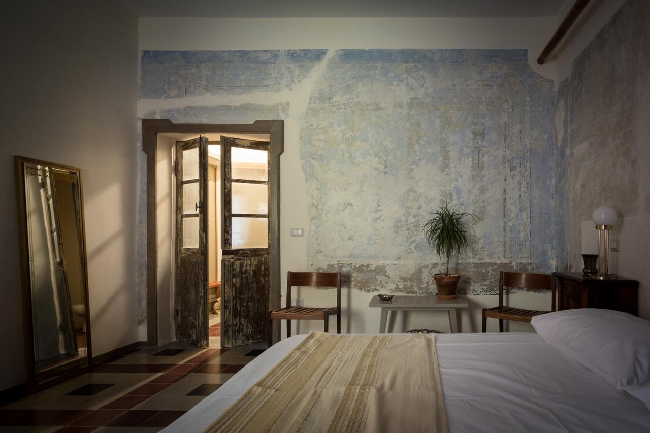 Piazza San Pantaleo Bed & Breakfast ซอร์โซ ภายนอก รูปภาพ
